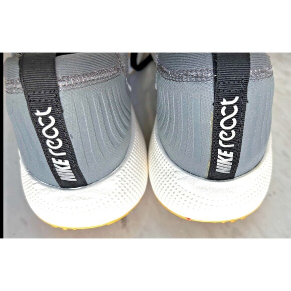 Nike Escape Run Flyknit Cool Grey/Gold - Brand New
